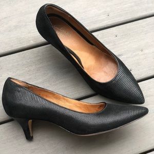 Clark’s Black short heeled pumps - great for work!